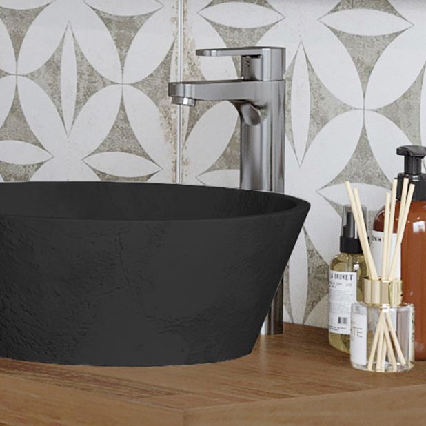  Lavabo mengkraan op sokkel